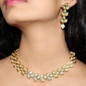 Manika Tyaani Kundan Necklace Set